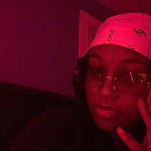 Meet your Posher, Halee